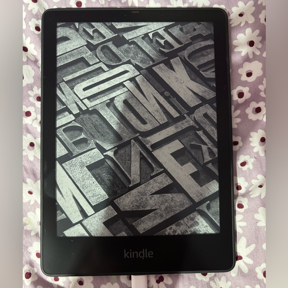 Black Kindle Paperwhite Signature Edition